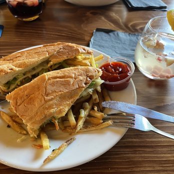 Baracoa Cuban Restaurant - Vegetariano Sandwich and Ropa Vieja - Cuban Near Me - Palmdale, California Baracoa Cuban Restaurant - Vegetariano Sandwich and Ropa Vieja - Cuban Near Me - Palmdale, California