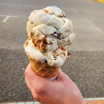 Scoopers - Double scoop waffle cone! - Ice Cream & Frozen Yogurt Near Me - Long Beach, Washington Scoopers - Double scoop waffle cone! - Ice Cream & Frozen Yogurt Near Me - Long Beach, Washington