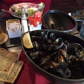 Summit Inn - Mussels - Pubs Near Me - Howth, D