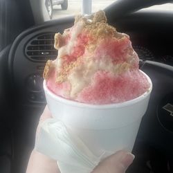 Moonpie'z Shaved Ice & Sweet Treats - Strawberry Cheesecake Moonpie Shaved Ice Cream
