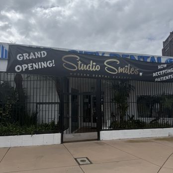 Los Angeles Dentist - Studio Smiles - They've had this janky song for a year. No respect for the neighborhood!!! - Cosmetic Dentists Near Me - Los Angeles, California Los Angeles Dentist - Studio Smiles - They've had this janky song for a year. No respect for the neighborhood!!! - Cosmetic Dentists Near Me - Los Angeles, California