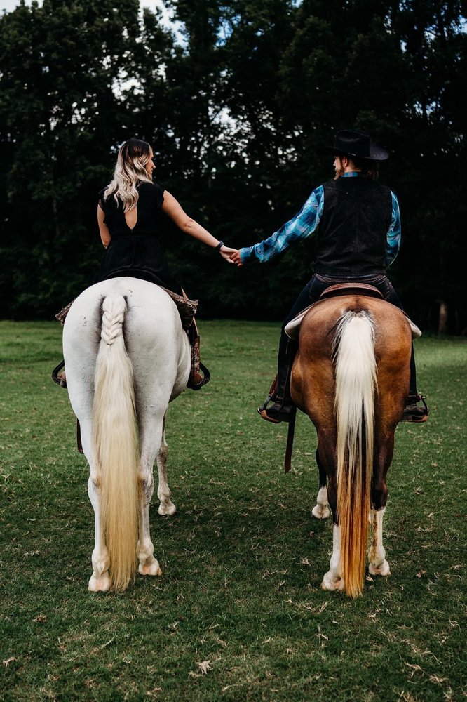 Bridlewood Stables - equestrian in Morris, AL