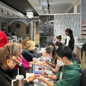 Nails & Lashes So Happy - Clean table for manicure - Nail Salons Near Me - Murfreesboro, Tennessee Nails & Lashes So Happy - Clean table for manicure - Nail Salons Near Me - Murfreesboro, Tennessee
