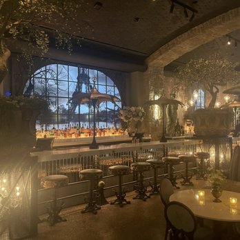 Vanderpump A Paris - Bat at LVP's Paris bar. - French Near Me - Las Vegas, Nevada Vanderpump A Paris - Bat at LVP's Paris bar. - French Near Me - Las Vegas, Nevada
