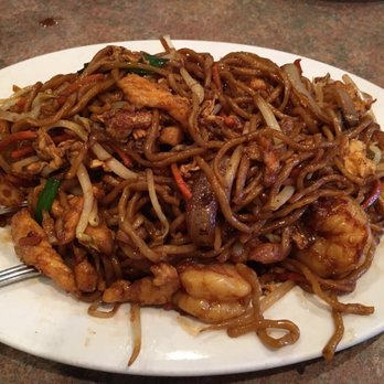 Szechuan Gourmet - Hakka chowmein it's a house specialty! - Chinese Near Me - North York, Ontario Szechuan Gourmet - Hakka chowmein it's a house specialty! - Chinese Near Me - North York, Ontario