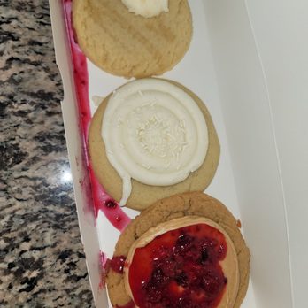 Crumbl - Turlock - I order cookies for my wife as a surprise, and I get yelled at because  the cookie looks like period chunks  and it's all over the box - Bakeries Near Me - Turlock, California