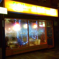 jabu - The windows do tend to steam up quite a lot because of the method of cooking. Also the only word you can make out on the