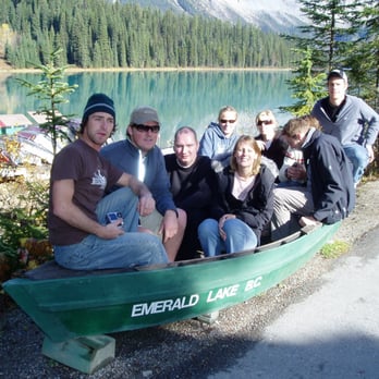 Moose Travel Network - Emerald Lake - Tours Near Me - Vancouver, British Columbia