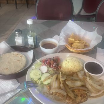 La Posada - The chicken meal with onions, it was unbelievably delicious recommended of the young lady from the video the owners granddaughter. - Latin American Near Me - Silver Spring, Maryland