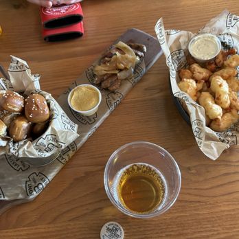 Lakefront Brewery - Brat board and cheese curd - Breweries Near Me - Milwaukee, Wisconsin