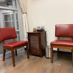 Cinco Ranch Barber Shop - Sitting/Waiting area
