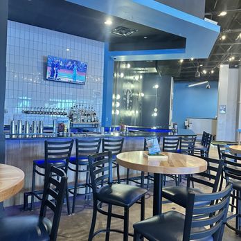 Craft Putt - Additional bar seating - Beer Bar Near Me - Overland Park, Kansas