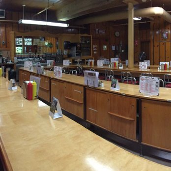 Caves Cafe - Classic diner decor - Diners Near Me - Cave Junction, Oregon