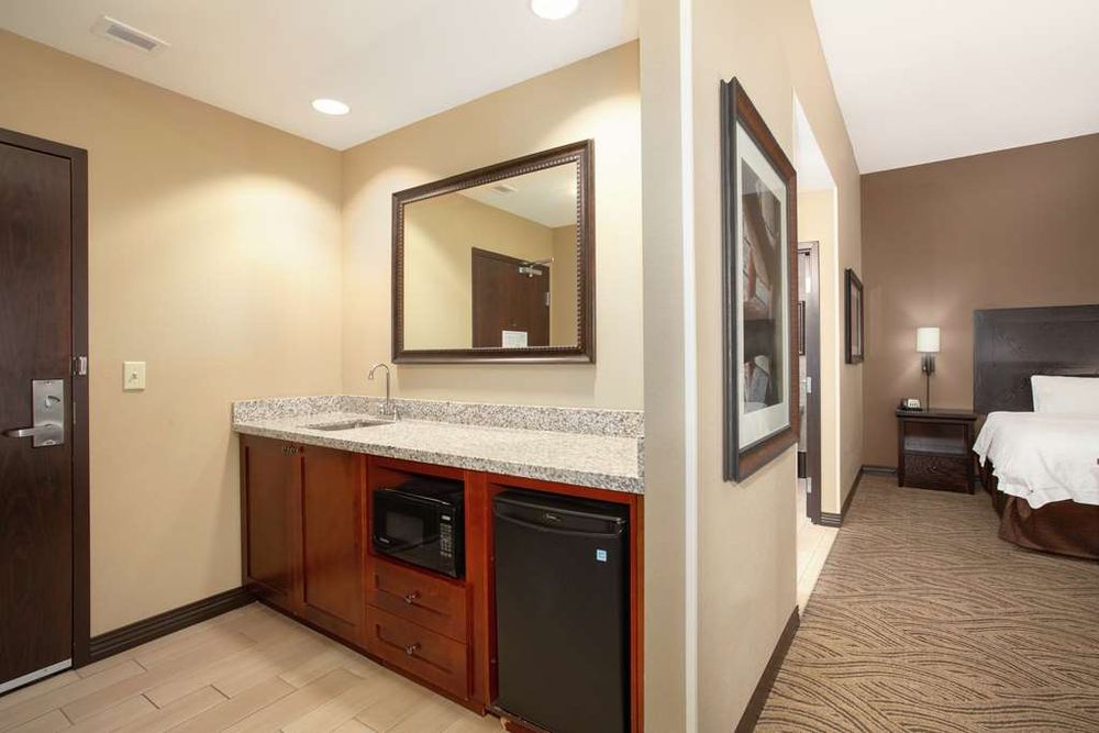 Hampton Inn Phone Number HAMPTON INN & SUITES I-35/MULVANE - Updated July 2026 - 125 Photos & 32 ...