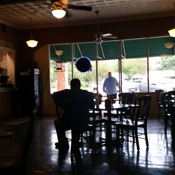 Bar-B-Que Station - Interior Photo - Barbeque Near Me - Independence, Louisiana