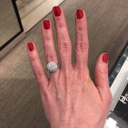 Annie Teresa Nail - Good enough! No frills, no ambiance, no art,  just a simple manicure.