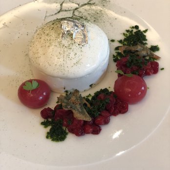 Le Cinq - Basal cranberry cheesecake - French Near Me Le Cinq - Basal cranberry cheesecake - French Near Me