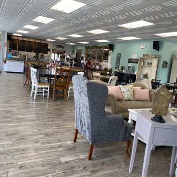 Coffee in the Valley - Interior dining area - Coffee & Tea Near Me - Valley City, Ohio