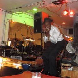 Linda's Lounge - L'Roy in full gear at Linda's during Monday night blues