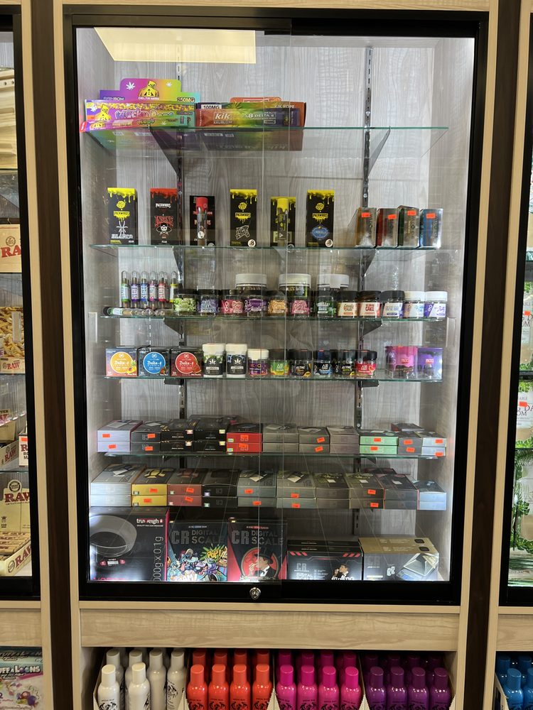 FUMO GIFT SHOP Updated August 2024 24 Photos 2955 Veterans Rd W