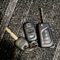 Automotive Key Programming Hawaii - Ask about upgrading your Toyota key to a flip key!