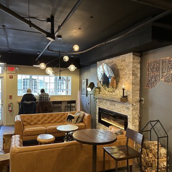 Split Rail Eats - Couches and fireplace area. - Sandwiches Near Me - Gatlinburg, Tennessee