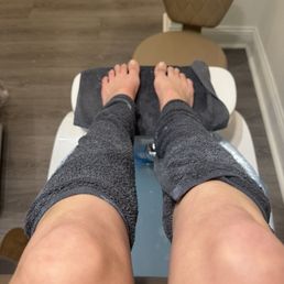 Felt like I was a real spa, the massage she gave after my French pedicure was everything!! Felt like I was a real spa, the massage she gave after my French pedicure was everything!!