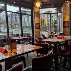 Browns Socialhouse Lower Lonsdale