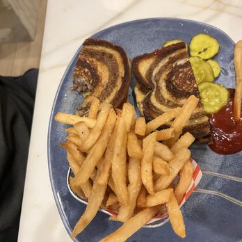 Serrano Vista Café - Patty melt on Rye w/fries - Bars Near Me - Las Vegas, Nevada Serrano Vista Café - Patty melt on Rye w/fries - Bars Near Me - Las Vegas, Nevada