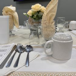 Oak Hill Senior Living - Nice and well manner table sitting here.