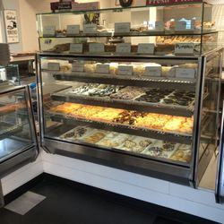 Ferrara's Italian Bakery