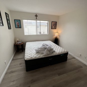 Sit 'n Sleep - KING SIZE COCA BEACH MATTRESS/box spring - Mattresses Near Me - Torrance, California Sit 'n Sleep - KING SIZE COCA BEACH MATTRESS/box spring - Mattresses Near Me - Torrance, California