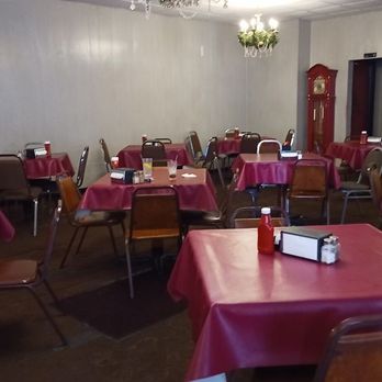 Yubbs Pizza - dining area - Pizza Near Me - Niagara Falls, New York Yubbs Pizza - dining area - Pizza Near Me - Niagara Falls, New York
