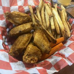 Jaxx Sportsbar - Bone-In Wings (Cajun dry rub) with fries