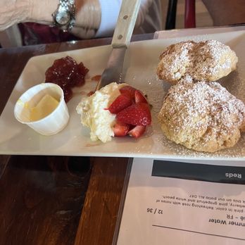 Peckish Pig - Deb's Homemade Scone - Breakfast & Brunch Near Me - Evanston, Illinois