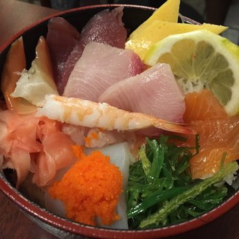 Ginza Sushi - Chirashi bowl ($16.95) - Sushi Bars Near Me - Honolulu, Hawaii