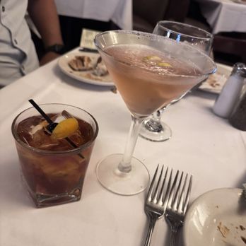 Bob's Steak & Chop House - Old fashion and martini - Steakhouses Near Me - Grapevine, Texas Bob's Steak & Chop House - Old fashion and martini - Steakhouses Near Me - Grapevine, Texas