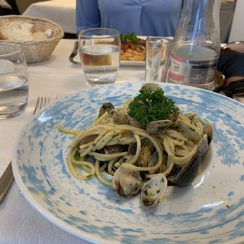 Il Tari' Art Restaurant - Spaghetti with seafood - Italian Near Me - Amalfi, SA