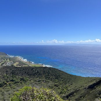 Koko Crater Trail - View of the crater - Hiking Near Me - Honolulu, Hawaii Koko Crater Trail - View of the crater - Hiking Near Me - Honolulu, Hawaii