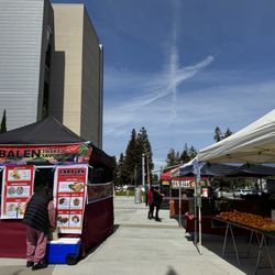 Kaiser permanente farmer's Market - Outside