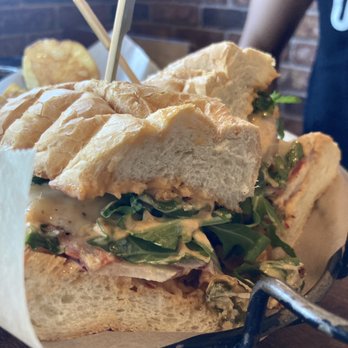 Full On Craft Eats & Drinks - Spicy Chicken Sandwich - Bars Near Me - Rockville, Maryland