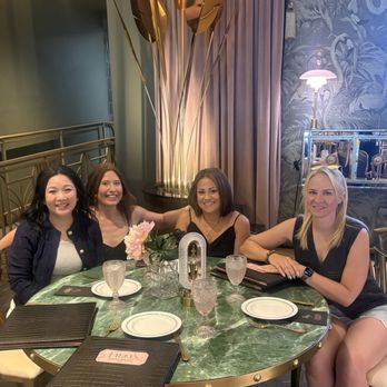 Pinky's By Vanderpump - Girls brunch - Cocktail Bars Near Me - Las Vegas, Nevada
