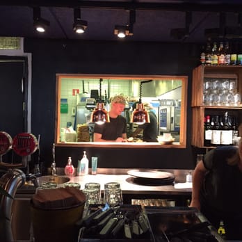 Tugg - Luckan in till köket - Burgers Near Me - Borås, O Tugg - Luckan in till köket - Burgers Near Me - Borås, O
