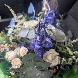 Jacques Flower Shop - Wilted Flowers