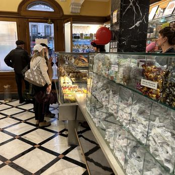 La Colmena - Bakeries Near Me - Barcelona, B La Colmena - Bakeries Near Me - Barcelona, B