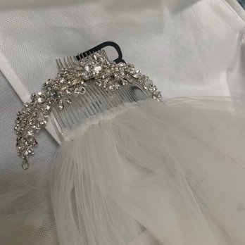 Veil Lady - Beautiful hand made hairpiece - Bridal Near Me - Torrance, California