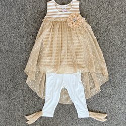 Bonnets & Buttons - Beige and white tunic, top and Capri bottoms ready for the beach or anywhere to look summer chic.