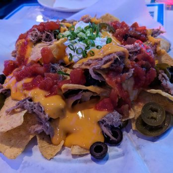 Blue Ribbon Bar & Grill - Kalua pork nachos - Karaoke Near Me - Honolulu, Hawaii