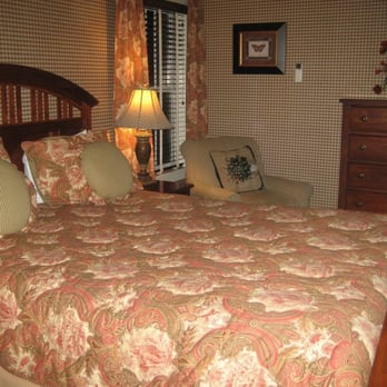 Castle Hill Resort and Spa - Condo Room - Hotels Near Me - Proctorsville, Vermont