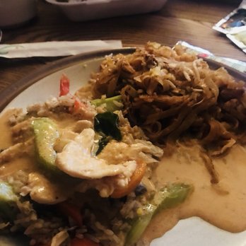 Simi Thai Cuisine - Delivery order of chicken Panang over vegetable fried rice and chicken Pad Thai. - Thai Near Me - Simi Valley, California Simi Thai Cuisine - Delivery order of chicken Panang over vegetable fried rice and chicken Pad Thai. - Thai Near Me - Simi Valley, California